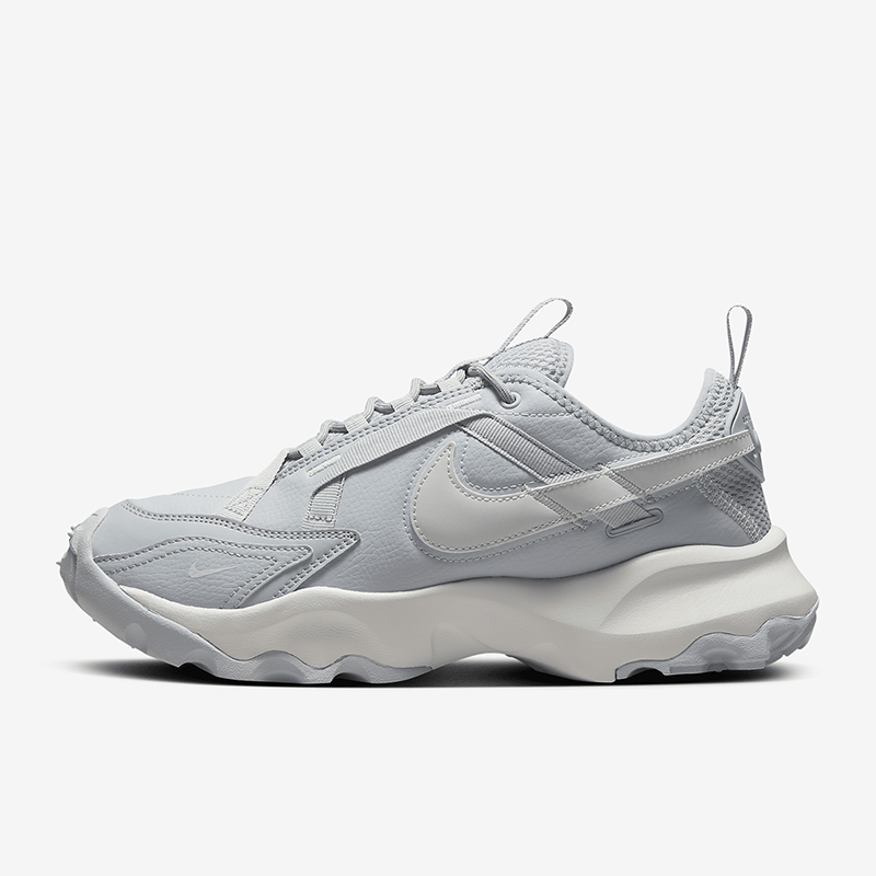 耐克女士复古耐磨运动老爹鞋