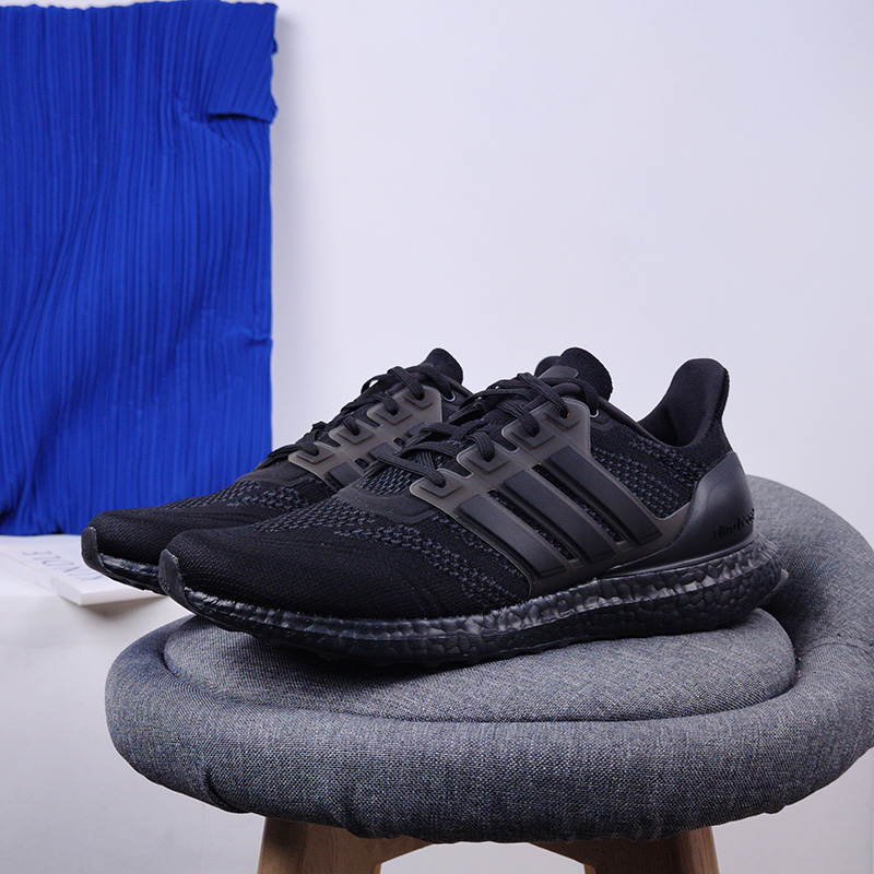 阿迪达斯正品男女运动跑步鞋