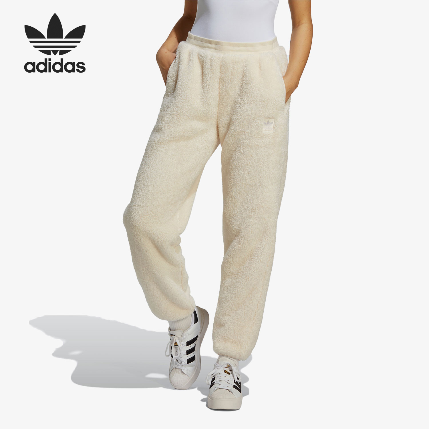 阿迪达斯女士仿羊羔绒运动长裤