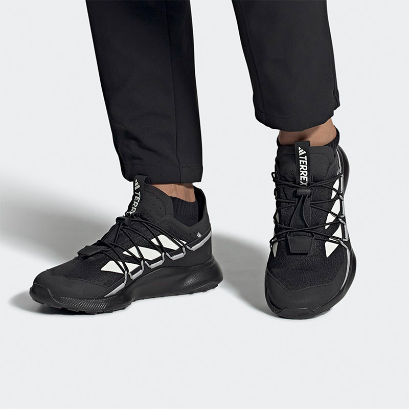 阿迪达斯男女网面户外运动鞋