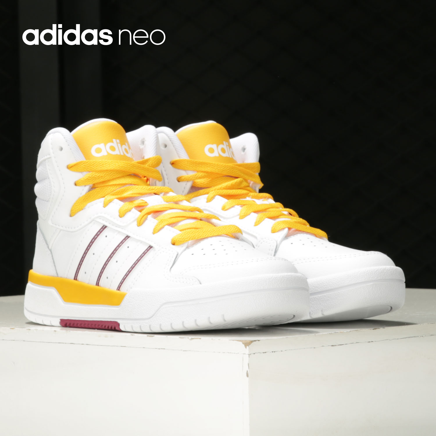 阿迪达斯男女运动休闲板鞋