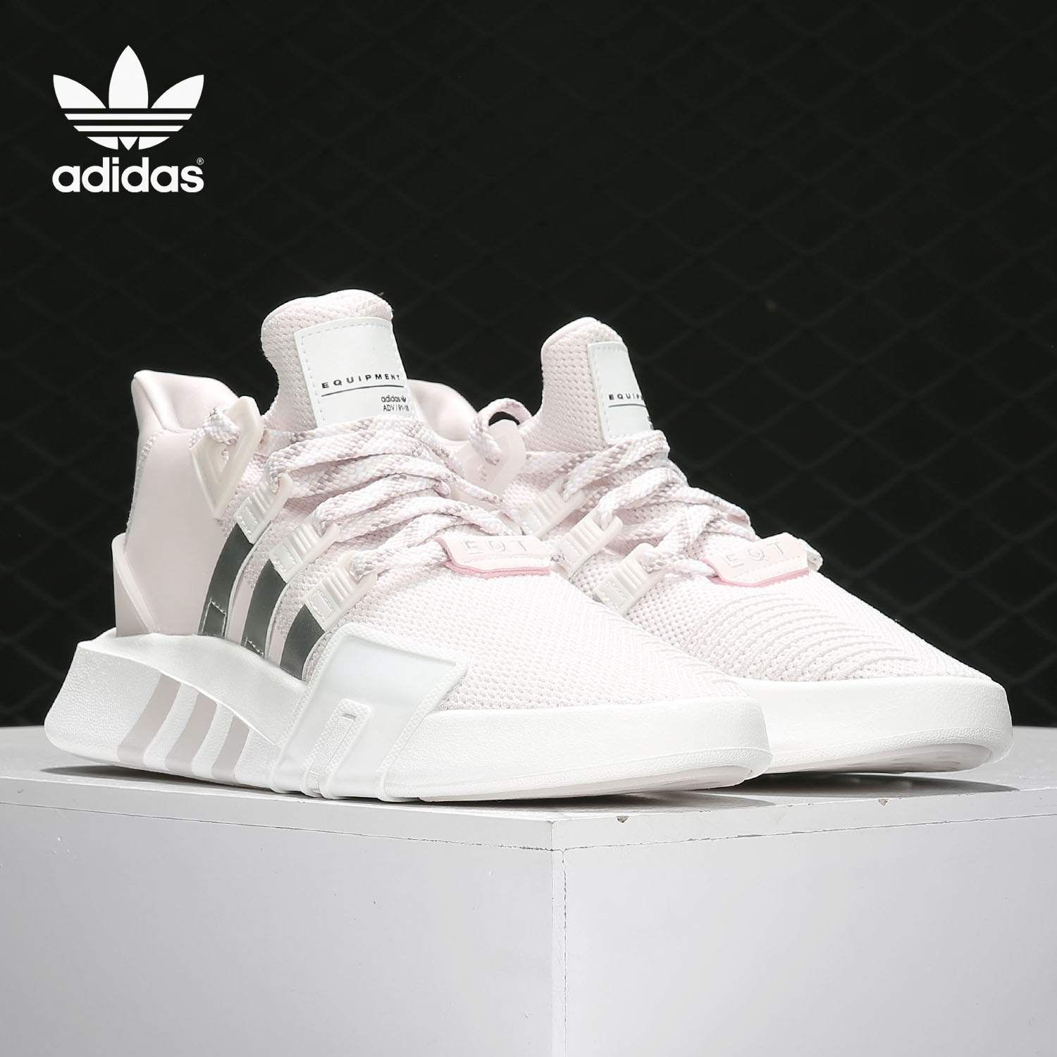 休闲鞋Adidas/阿迪达斯