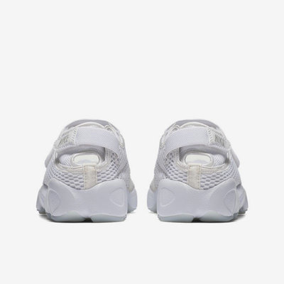 耐克女子透气缓震分趾运动休闲鞋