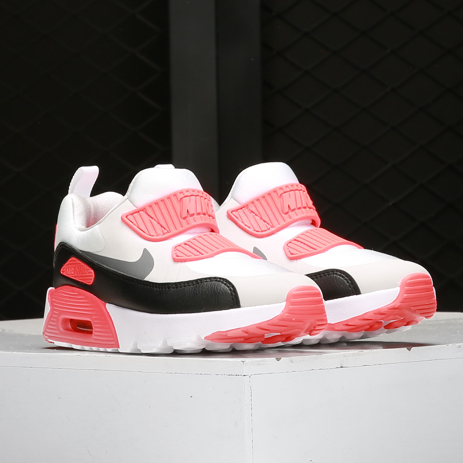 耐克maxtiny休闲风dc9200运动鞋