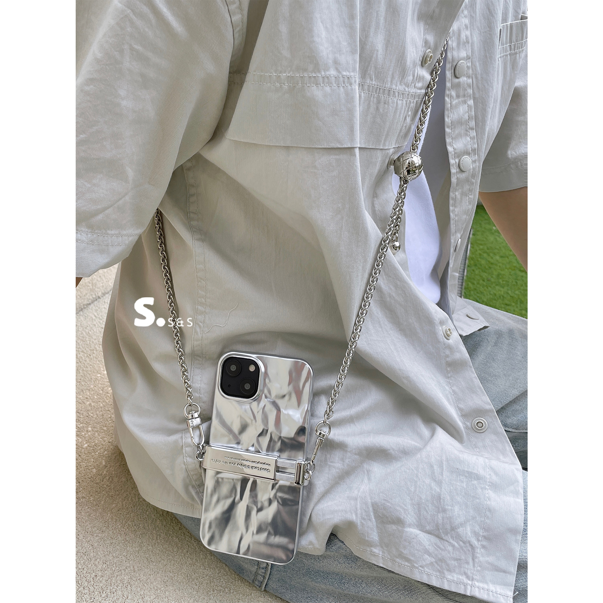 ins小众斜挎链条挂绳背夹适用于iphone14软壳11手机壳13苹果12pro max冷淡风高级感褶皱防摔银色挂脖保护套女