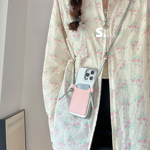 ins韩国15pro小众高级感银色皮质插卡卡包iphone17斜挎可背挂绳挂脖防摔14新款手机壳13适用苹果16max保护套