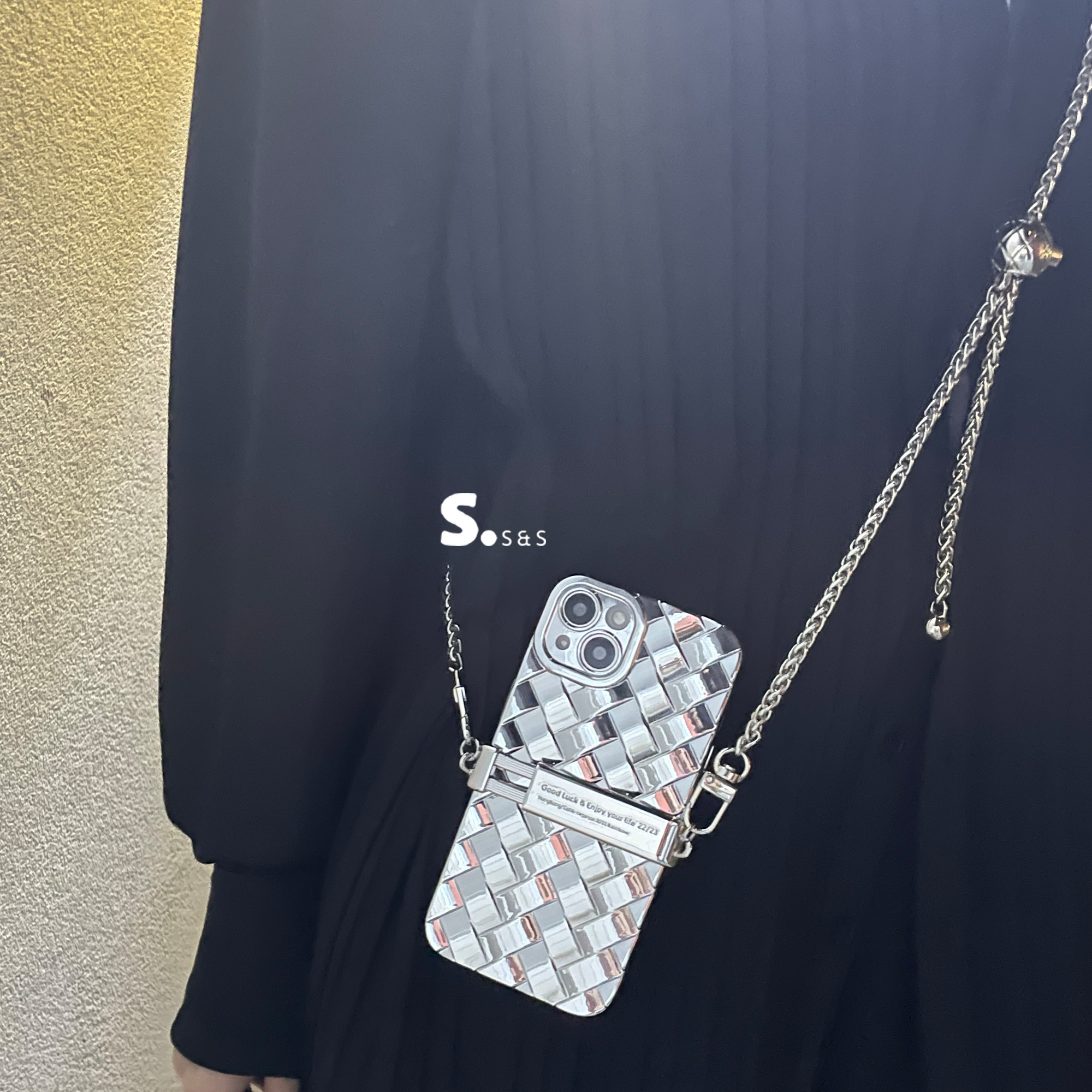 小众高级感斜挎挂绳苹果手机壳