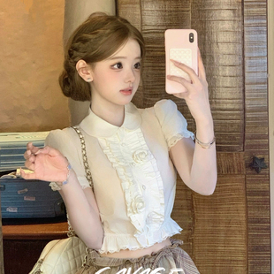 配立体花朵胸针 衬衫 A23963 短袖 甜甜单排扣木耳边拼接泡泡袖