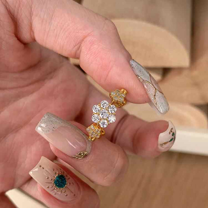 精致超闪排钻五花朵戒指女轻奢小