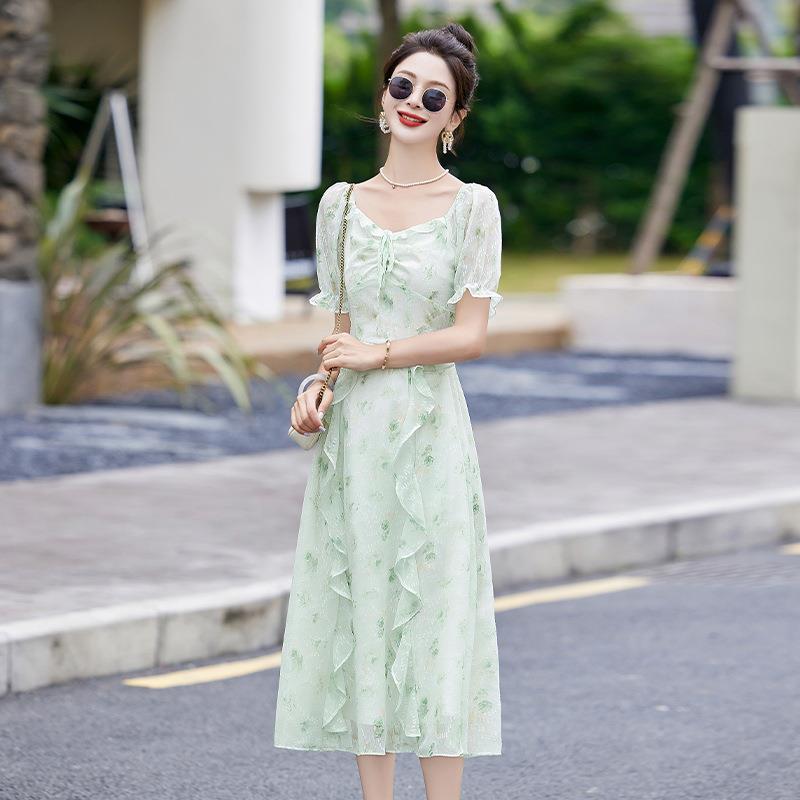 雅夏采8076甜美温柔风方领花连衣裙女季新印款优女神范荷叶边中长