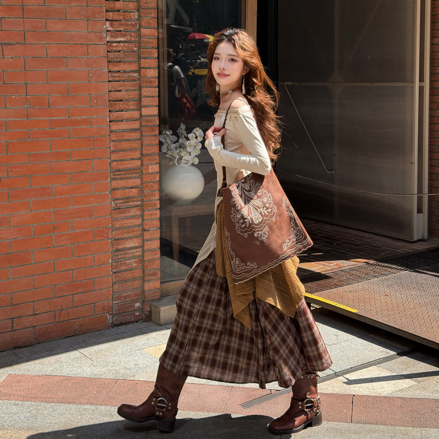 复古文艺手工编织包斜跨包新疆西藏旅游穿搭氛围感穿搭度假流苏包