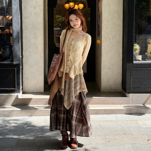 文艺复古针织开衫 设计感度假拍照绝美不规则两件套 格子半身裙春季