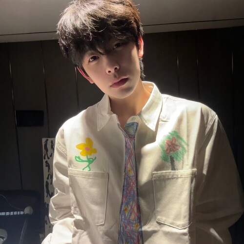 蜡笔手绘领带衬衫男趣味学院风