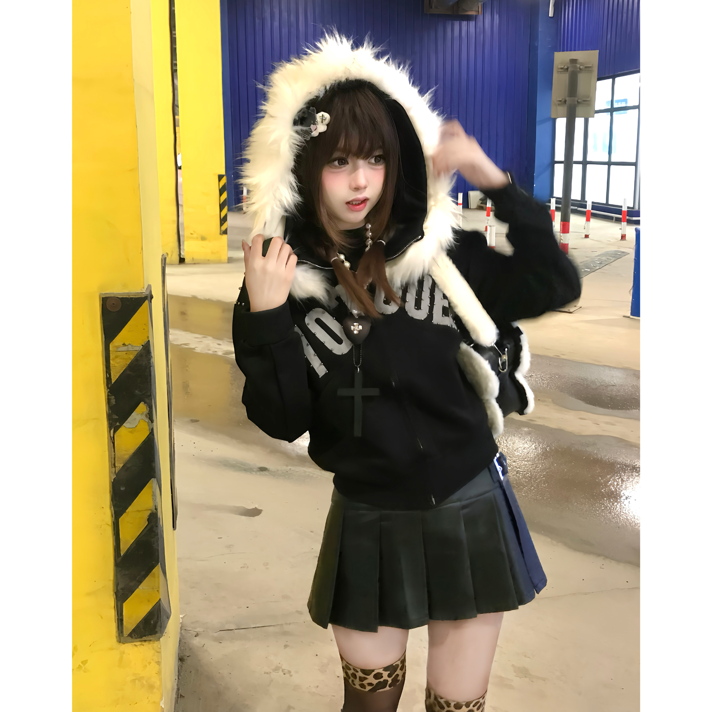 原创字母钉珠可拆卸毛领外套男女