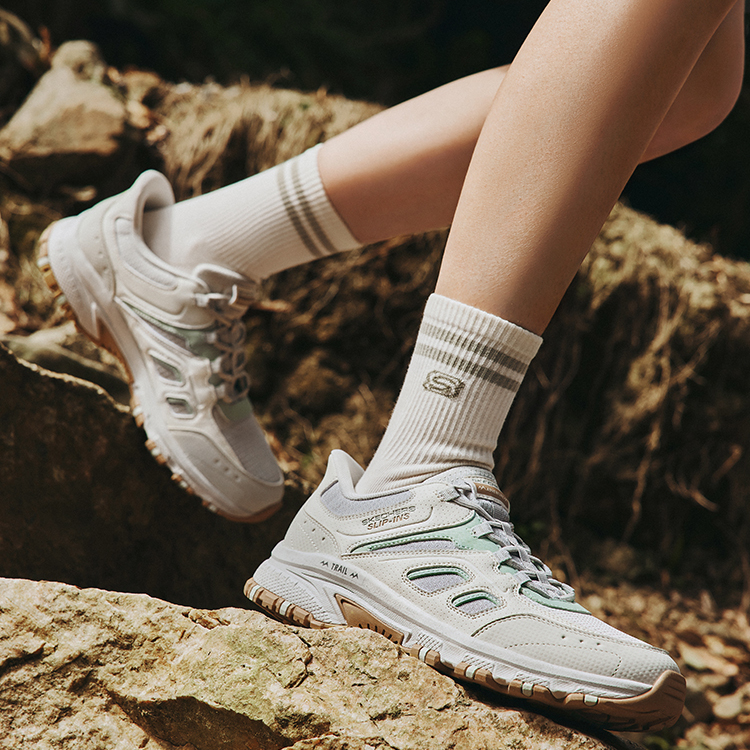 斯凯奇闪穿鞋|2025秋新款女厚底耐磨户外鞋舒适跑步鞋休闲运动鞋