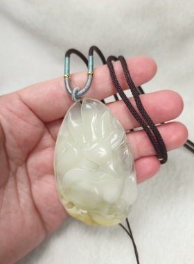 天然岫玉九尾狐狸吊坠花玉早遇正缘毛衣链玉坠子男女挂件一物一图