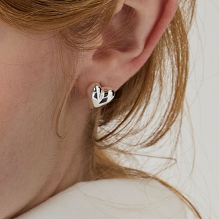 LARAINE YIN小众设计感立体爱心小耳钉简约百搭设计感耳环