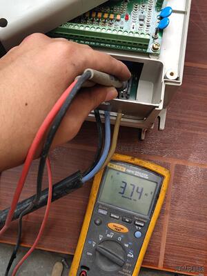 富林变频器是11kw ，BZB100B011.0L4CM，实议价商品