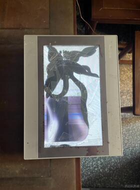 昆仑通态触摸屏，TPC1021Ei，玻璃跟屏都烂了，通电如显议价商品