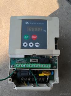 懂 亚泰变频器 通电正常 不知多大 拿议价商品 没有标牌了