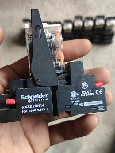 施耐德小型继电器RXM4AB1MD 直流DC220V 14脚洁川议价