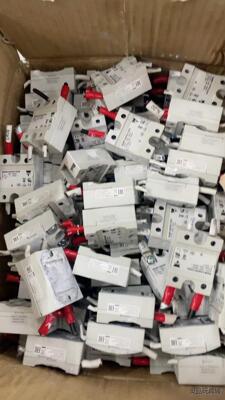 佳乐款固态继电器RAM1A60D100G、成色新、质量功能包议价商品