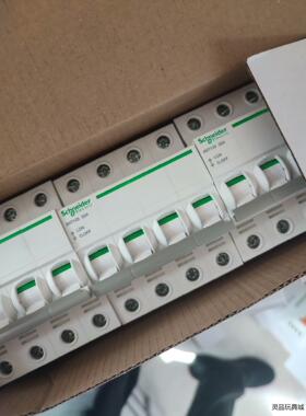 施耐德A9S68432隔离开关iInt隔离开关4P32A全新议价商品