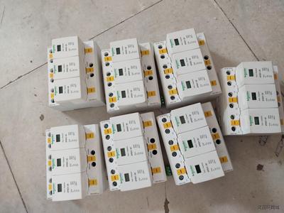 施耐德IPRD1 20KA一级浪涌保护器成色和新的一样，一起议价商品