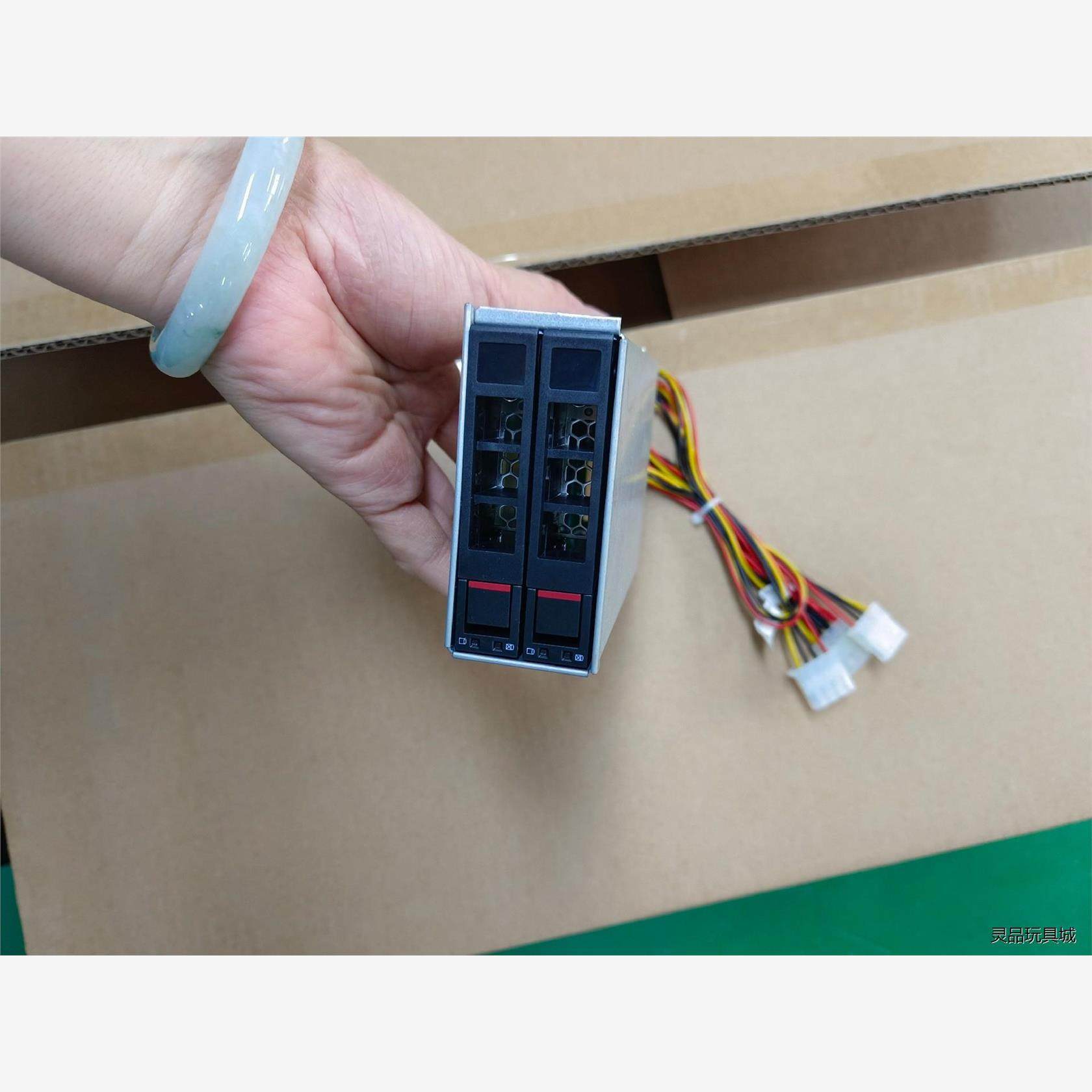 全新二手2.5 硬盘笼 只支持 rm2124-shdb，议价商品