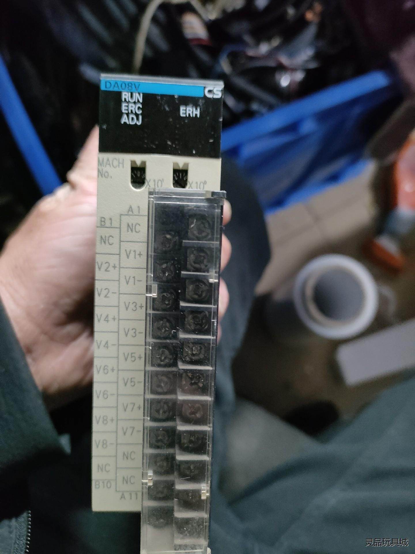 欧姆龙CS1W-DA08V，拆机件，实物图，功能包好，需要的议价商品