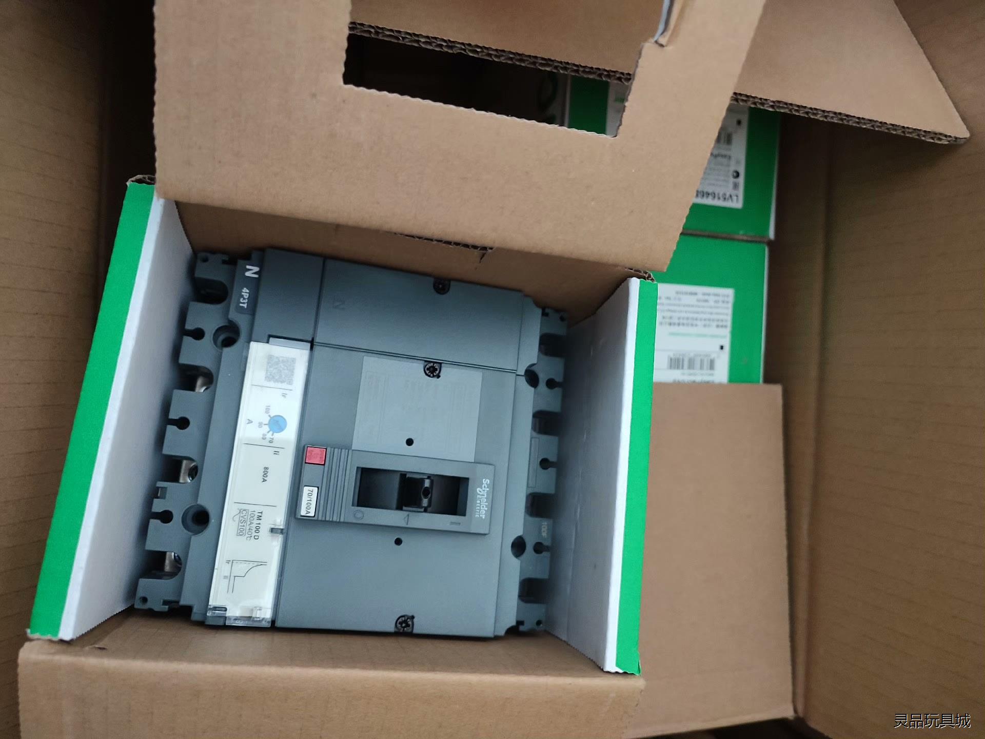 施耐德CVS100F 4P100A塑壳断路器。最后剩余202议价商品