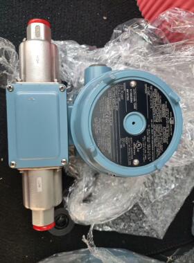 美国 UE  J120K-S147B XY390 压力开关议价商品