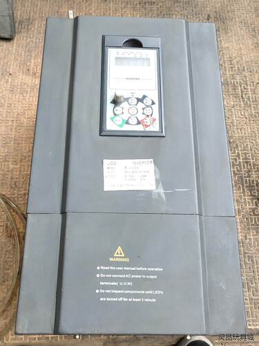 华达变频器22KW，HDVC22E4L，实物拍摄成色如图，已议价商品