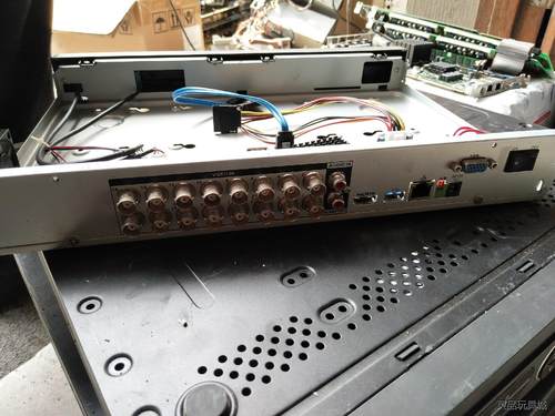 16路同轴模拟硬盘录像机。HCVR5216AN-V4  光机议价商品