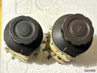 40109早期英国刻字瓷体老银的10档电阻架一对；成色好；议价商品