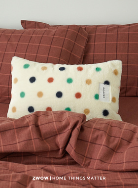 造卧zwow圣诞限定撸猫手感INS风草间弥生彩点波点仿兔毛抱枕腰枕