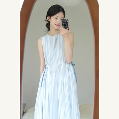 度假风蓝色条纹无袖连衣裙夏季女