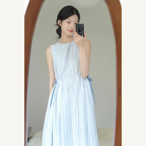 度假风蓝色条纹无袖连衣裙夏季女