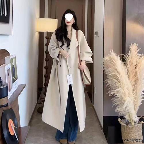 Queen2025新款毛呢大衣外