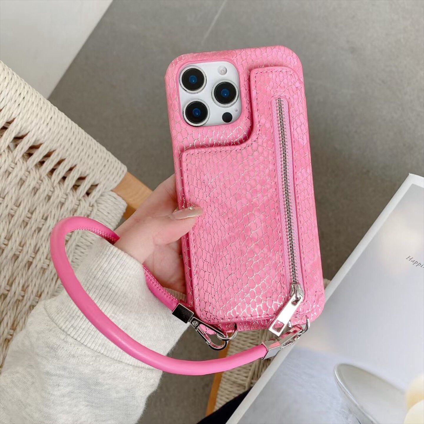 适用新款苹果18promax手机壳蛇皮纹插卡包iPhone17pro拉链16promax补妆镜15pro挂绳14零钱包1