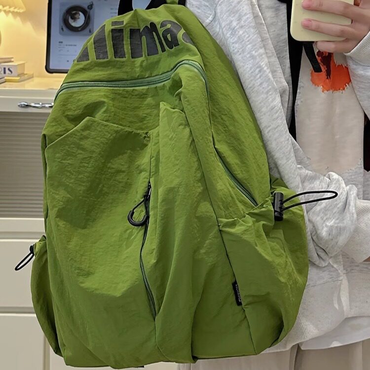 双肩包女旅游轻便女士休闲??揹包2025新款旅行包女生高颜值出游书