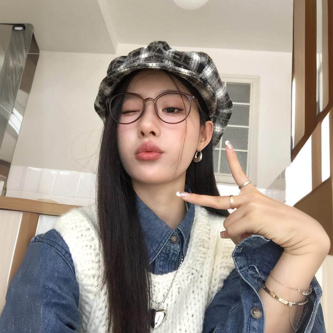 日系复古格纹前进帽女秋季新款英伦风大头围鸭嘴帽显脸小贝雷帽潮
