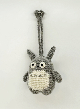 羊毛线钩织宫崎骏灰色荷叶龙猫胸针线挂件公仔无比治愈的生日礼物