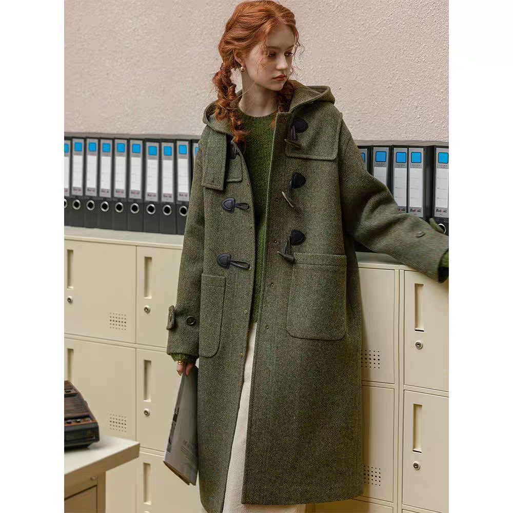 2025年新款宽松显瘦连帽牛角扣绿色呢子大衣中长款外套女冬季新款