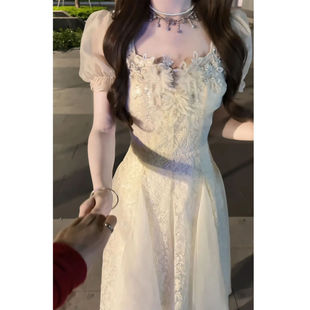 香雾白茶-高级感重工收腰显瘦氛围感连衣裙气质度假风夏新款