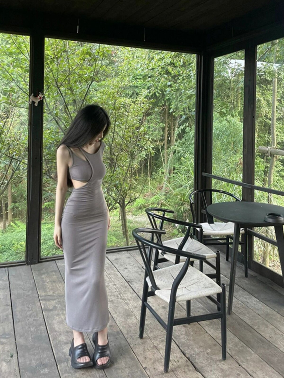 5202024 여름 순수한 욕망 디자인 틈새 불규칙한 서스펜더 드레스 여성 슬림 피팅 엉덩이 분할 롱 스커트