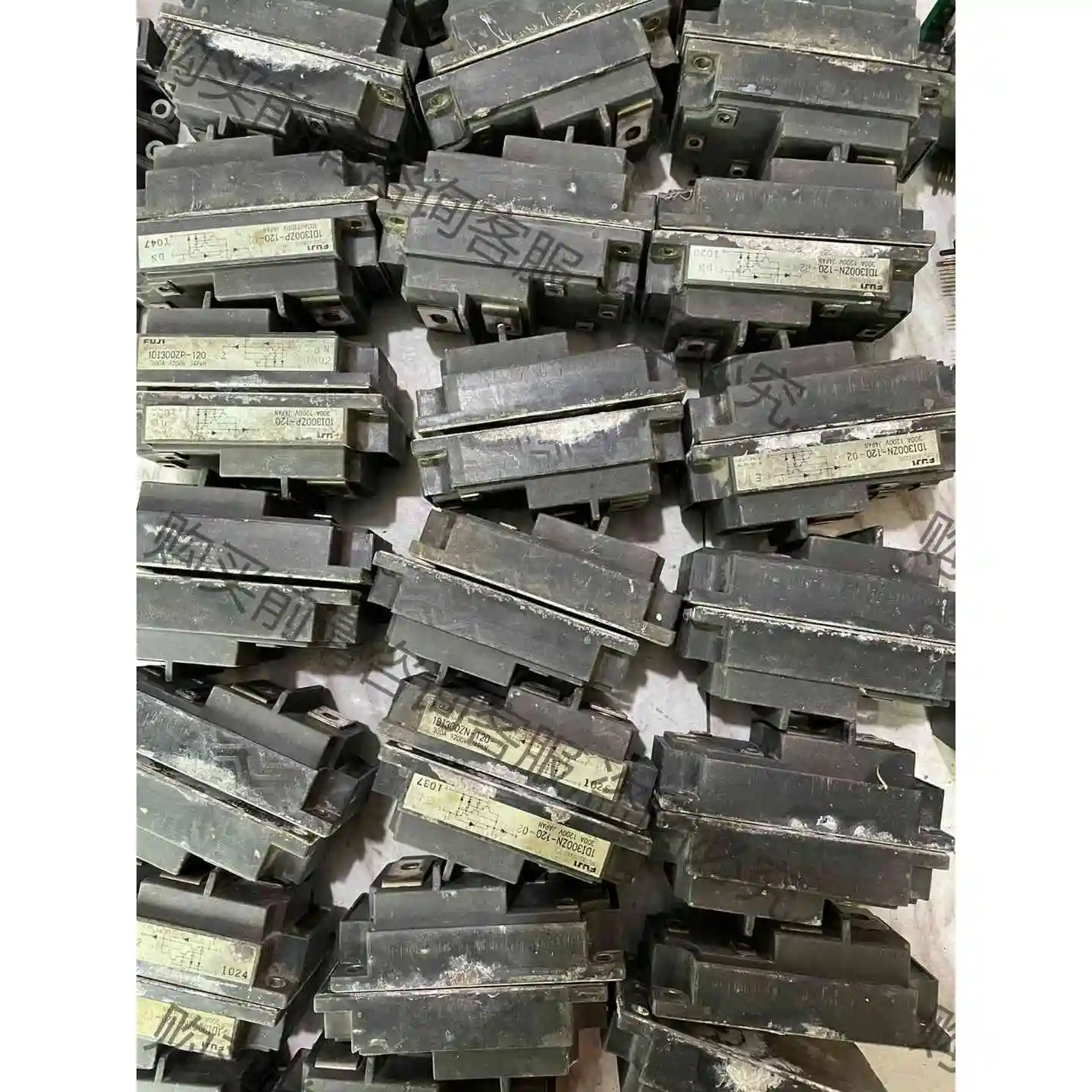 1DI300ZN-120。1DI300ZP-120。1DI3 议价产品 原装拆机功能完好