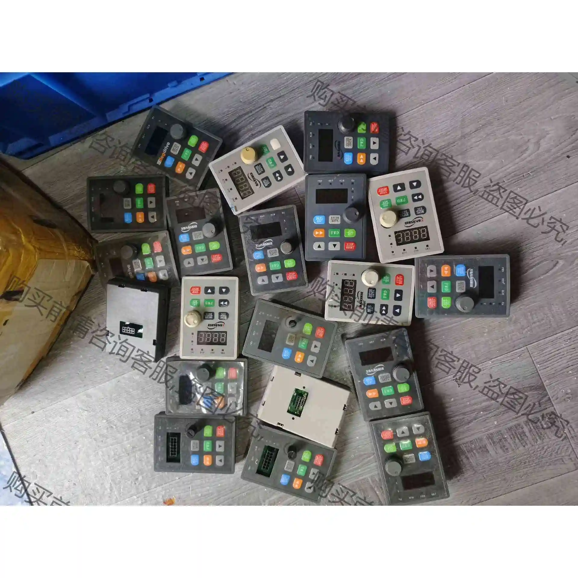 源信变频器面板。YX3000。YX2000。拆机包好成色如图 议价产品 原