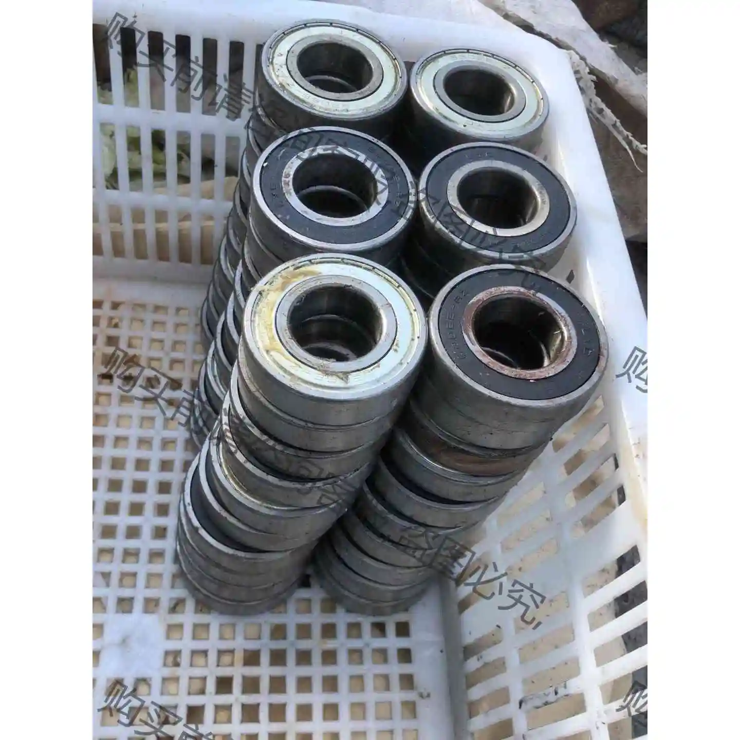 正品洛阳LYC轴承6206。有60个装上机器没有生产就拆下来 议价产品