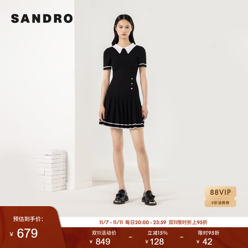 针织百褶裙摆 不对账纽扣装饰